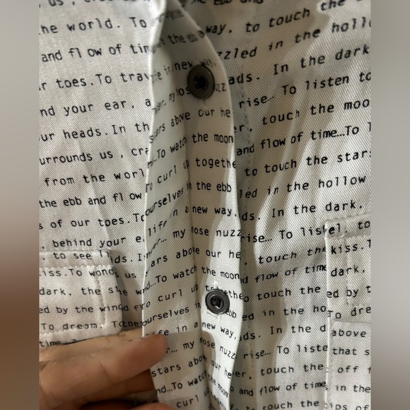 ✨2/$25✨ Typewriter Script Blouse - Picture 6 of 6